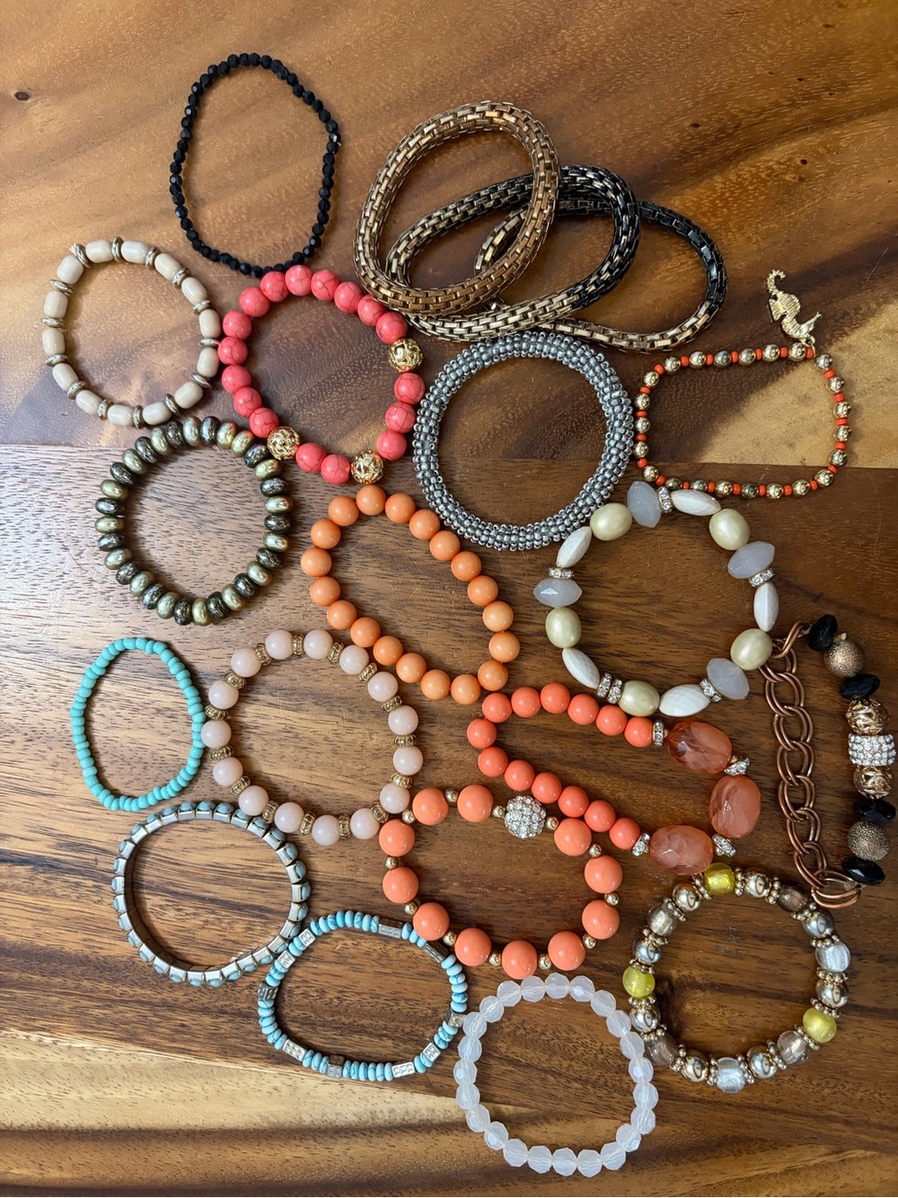 Mixed lot of 20 Women’s Bracelets
